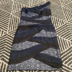 Tadashi Shoji size 4 one shoulder dress